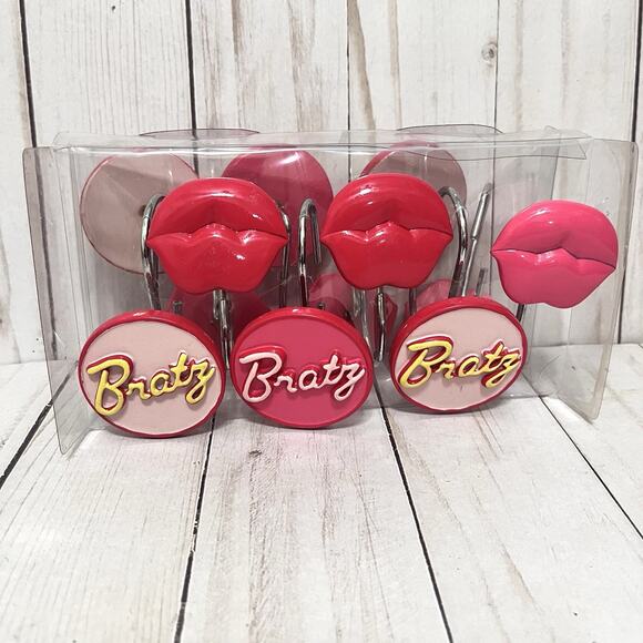 Y2K MGA Bratz Dolls Kisses Shower Curtain Hangers Set of 12 New in Box - Picture 1 of 5